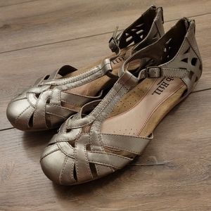 Cobb Hill Gold Leather Closed Toe Sandals
